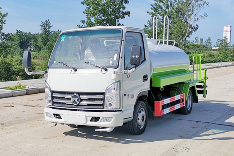 凱馬2方藍(lán)牌灑水車(chē)